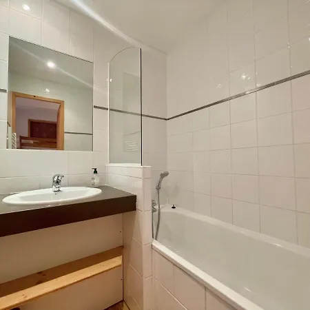 Duplex Avec Piscine, Coeur De Village, Proche Pistes Et Commerces - Fr-1-505-192 *